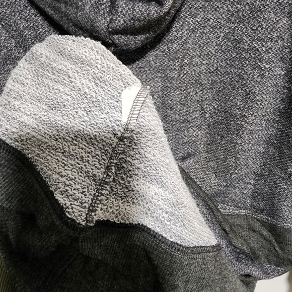 Six/Fifty Sweatshirt Womens Medium Gray Pullover Cold Shoulder Hoodie Distressed - Picture 6 of 8